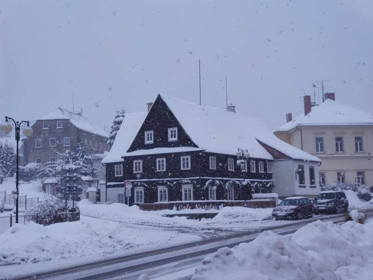 Cafe Nostalgie Dvouluzkovy Romanticky Pokoj Krásná Lípa Extérieur photo